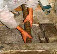 Einblasen in den Deckenhohlraum von oben